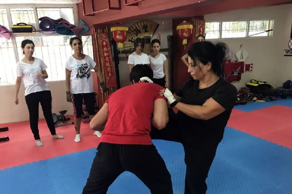 Bu kadınlara 'dokunan' yandı