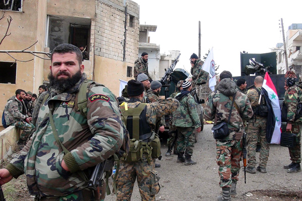 Şebbiha, emekli Esed komutanına saldırdı