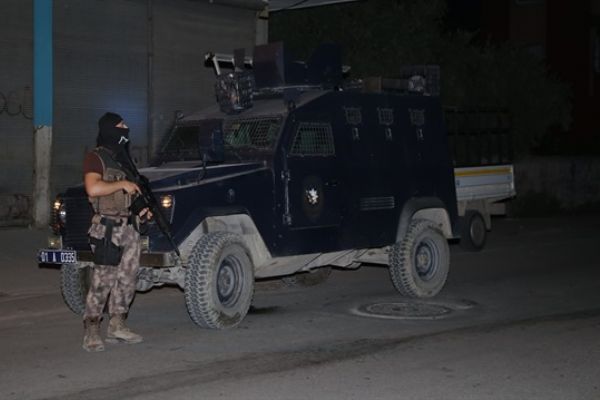 İstanbul'da 12 şüpheliye gözaltı