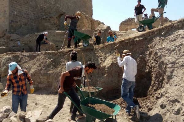 Van'da osmanlı dönemine ait kalede kazı çalışmaları
