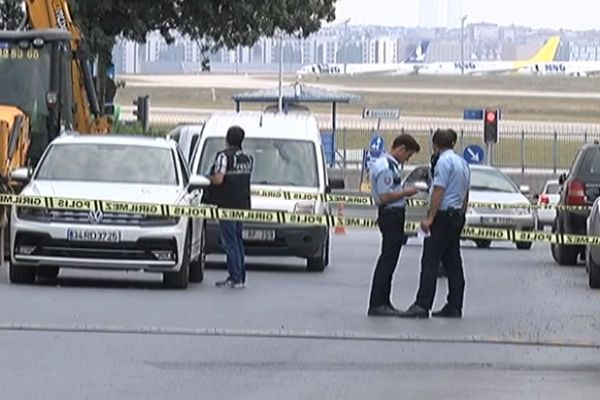 İstanbul'da silahlı soygun: Yüklü miktarda para çaldılar