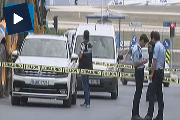 Silahlı soyguncular yüklü miktarda parayı çalarak kayıplara karıştı