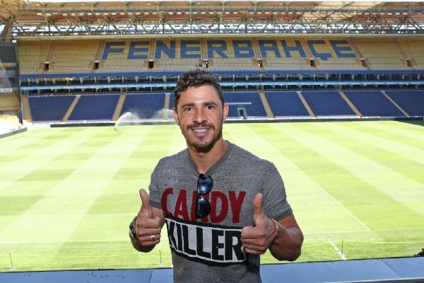 Fenerbahçe ile Trabzonspor'u karşı karşıya getiren isim belli oldu