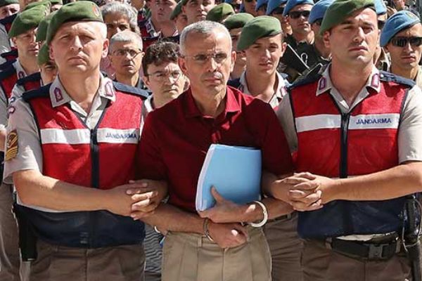 Akıncı Üssü'nde o sözler salonu karıştırdı!