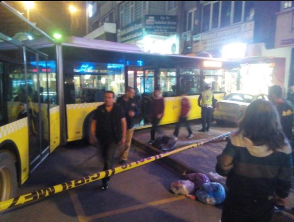 İstanbul'da otobüs mağazaya girdi