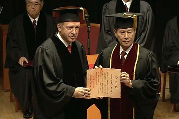 Cumhurbaşkanı Erdoğan’a fahri doktora