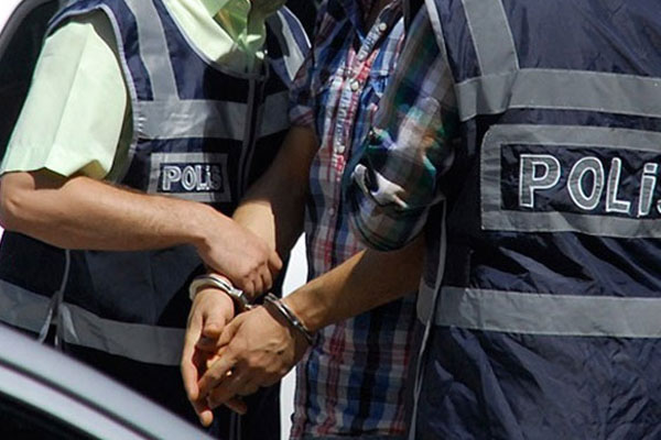 Adana'da izinsiz gösterilerde 1 tutuklama