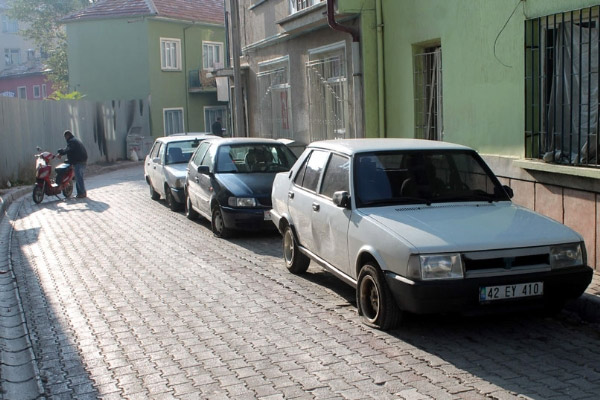 Konya’da 100 aracın lastiği kesildi