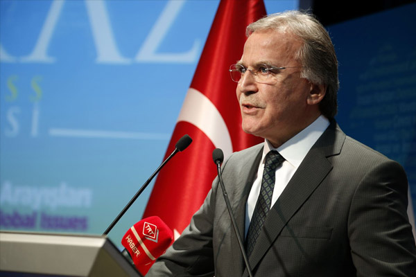 AK Parti'den Merkel'e yanıt