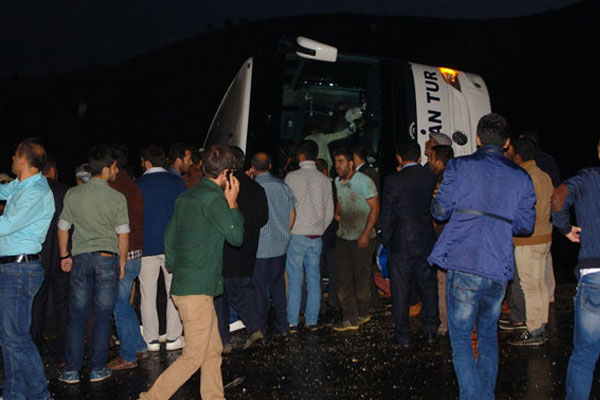 Hakkari'de kaza: 25 yaralı