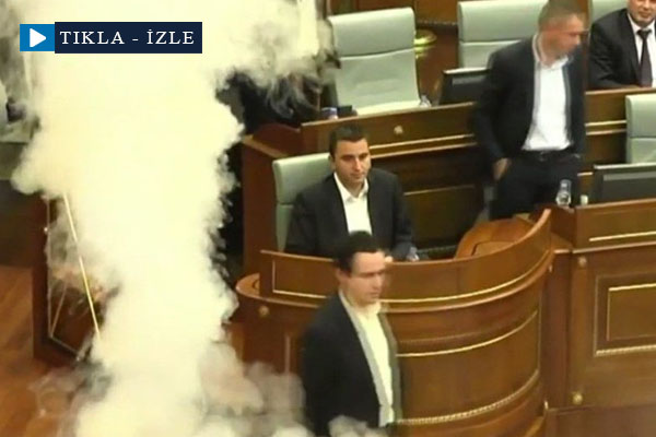 Vekiller meclise gaz attı