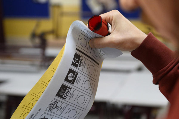 Seçim bildirgeleri ne kadar etkili?