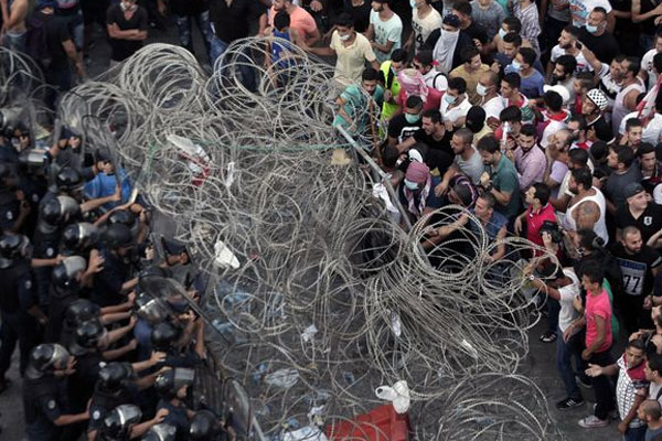 Lübnan yine karıştı