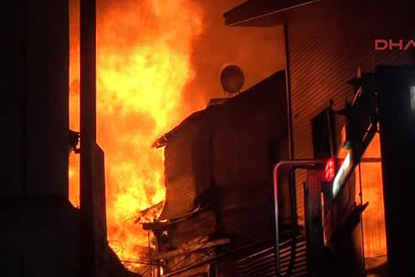 Tarihi kapalıçarşı'da yangın