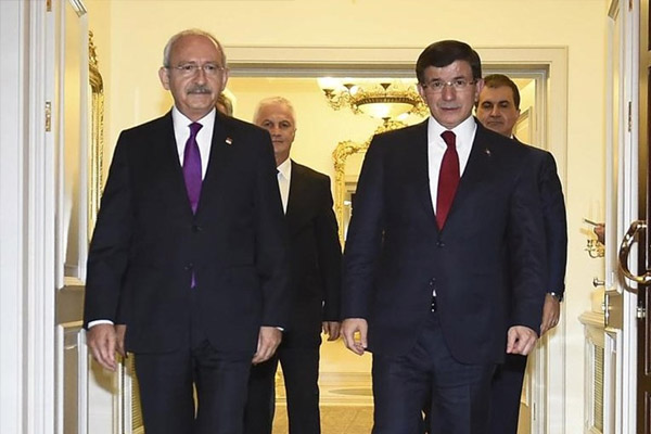 Liderler programlarını iptal etti