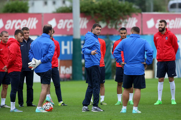 Şota'dan oyuncularına: Haydi namaza