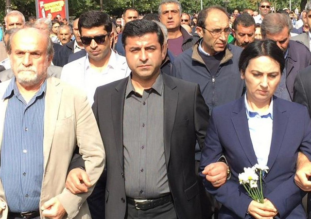 HDP ve CHP Sıhhiye Meydanı'nda toplandı!