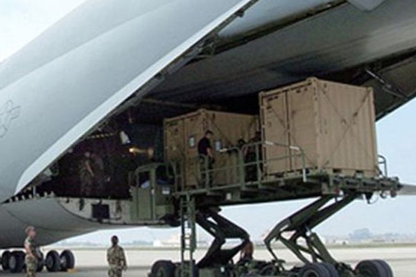 Kargo uçağı düştü