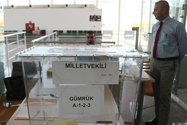 Yurt dışında oy kullanma süreci sürüyor