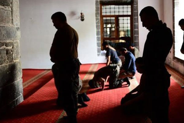 Camiler PKK'dan temizlendi