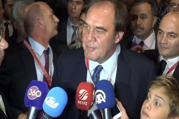 Demirören: Tarih yazdılar