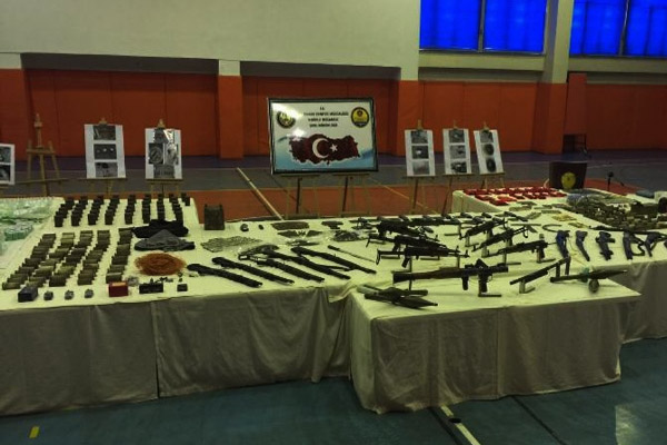 Diyarbakır Sur’dan cephanelik çıktı