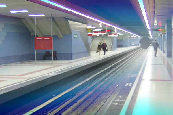 Ankara metrosunda intihar! Metro kapatıldı