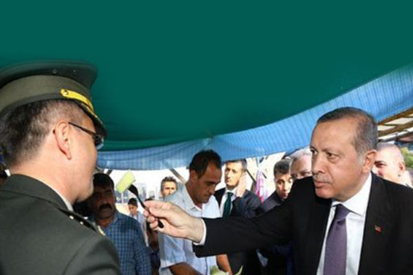 Erdoğan askeri elleriyle besledi