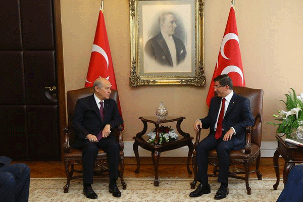 Bahçeli'nin çantasında ne vardı?