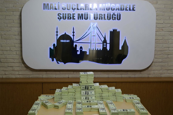 İstanbul’da sahte 180 bin dolar yakalandı