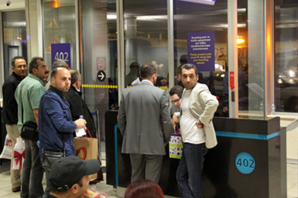 Havalimanında rötar kavgası