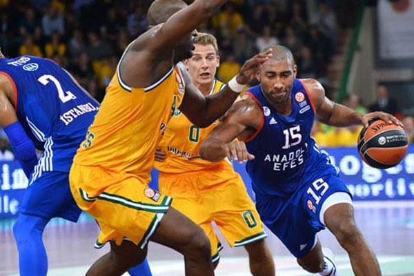 Anadolu Efes galibiyetle döndü