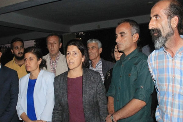 'Öz yönetim davası' ertelendi