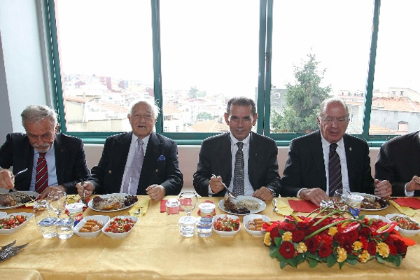 Aslan 110. yılını kutladı