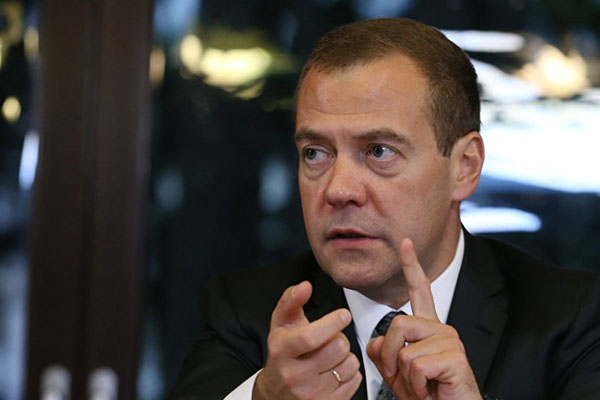 Medvedev: Suriye halkı karar vermeli