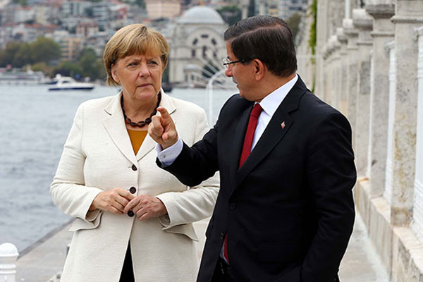 Davutoğlu ile Merkel görüşmesi sona erdi