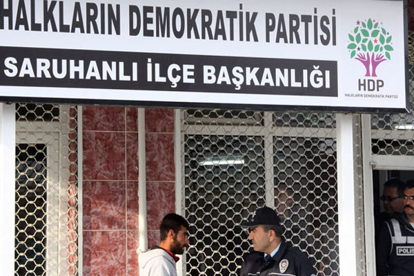 HDP'li başkan ve yöneticiler gözaltına alındı