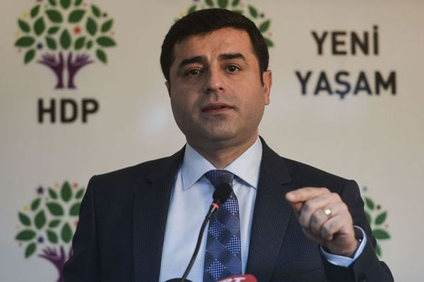 Demirtaş: Parlamento daha aktif rol oynamalı