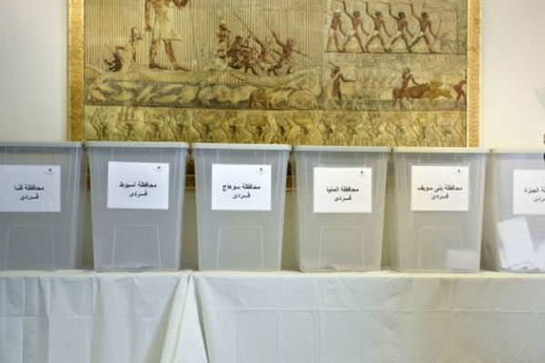 Mısır'daki seçim sandıkları yine boş