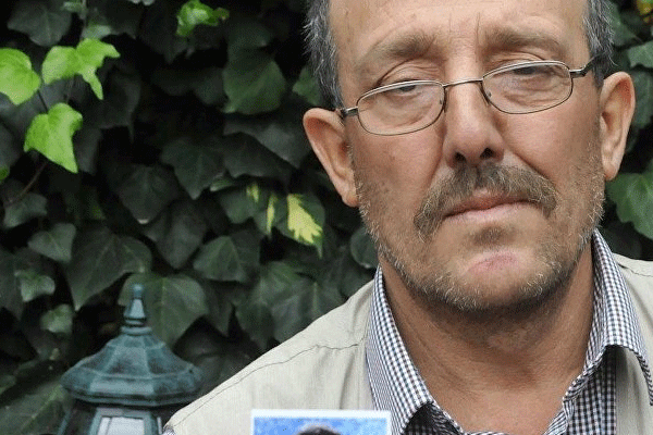 Oğlunun tutuklanmasını istiyor!