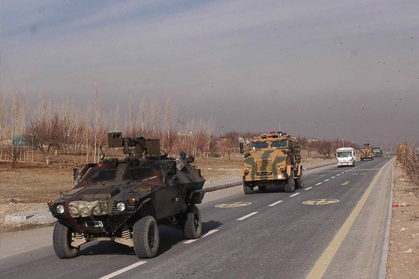 Hakkari'de askeri araca saldırı