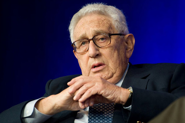 Kissinger: Esed kalsın IŞİD gitsin