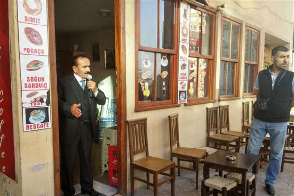 Bağımsız adaydan 4 kişilik miting