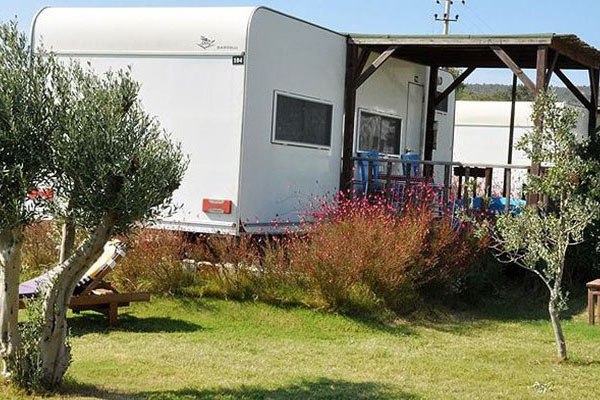 Karavanlardan otel kurdu