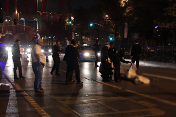 Karşıya geçmek isterken canından oldu