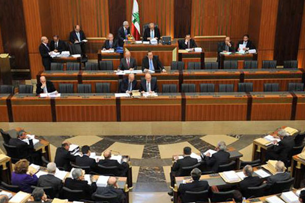 Lübnan'da cumhurbaşkanı seçimi ertelendi