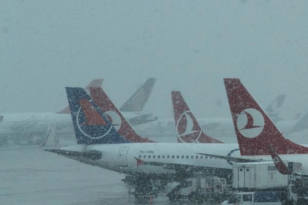 İstanbul'da THY'ye yağış engeli