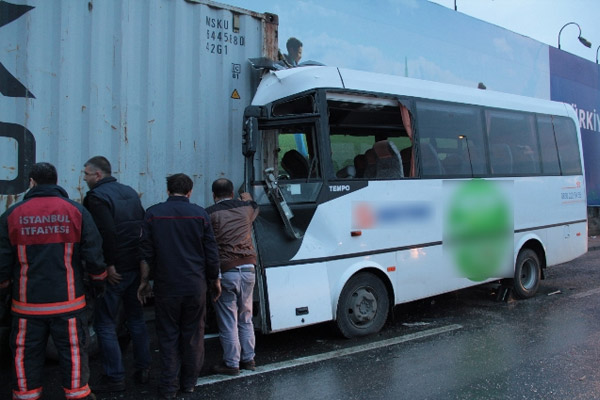 E-5’te feci kaza: 10 yaralı