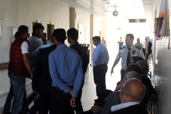 Acil servis doktoru darp edildi