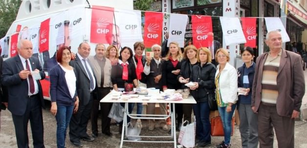 Aşure ikramında CHP vaatlerini sıraladılar